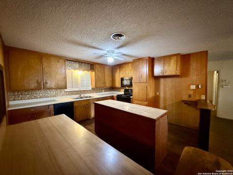 318 Cottonwood Kenedy TX 78119