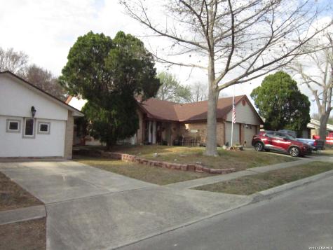7911 Forest Cabin Live Oak TX 78233