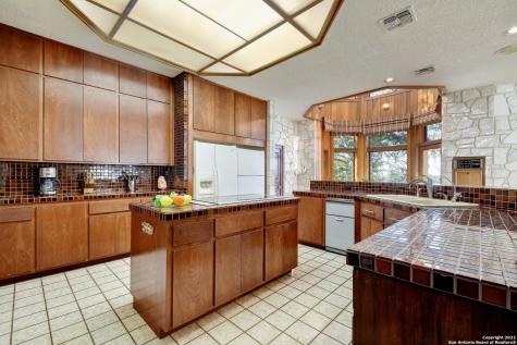 17050 Sunridge Point Helotes TX 78023