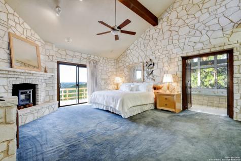17050 Sunridge Point Helotes TX 78023