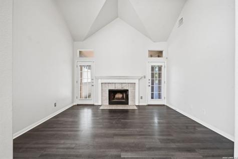 4 Dunthorte Lane San Antonio TX 78250