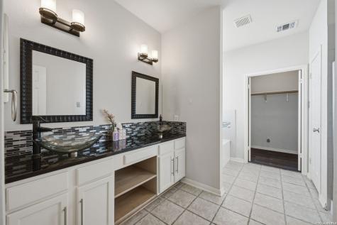 4 Dunthorte Lane San Antonio TX 78250