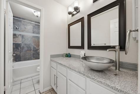 4 Dunthorte Lane San Antonio TX 78250