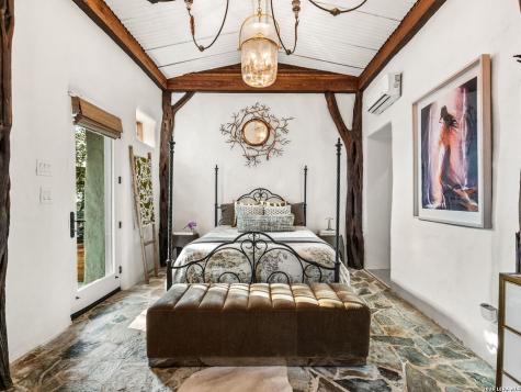1191 Saddleback Ridge Bandera TX 78003