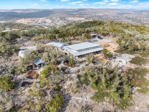 1191 Saddleback Ridge Bandera TX 78003