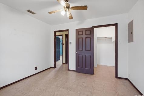 4615 Waterwood Pass Drive Elmendorf TX 78112