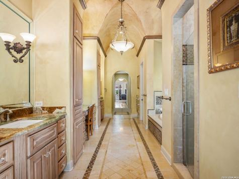 222 Farne Castle Shavano Park TX 78249