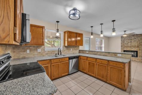 10123 Shadyglen San Antonio TX 78240