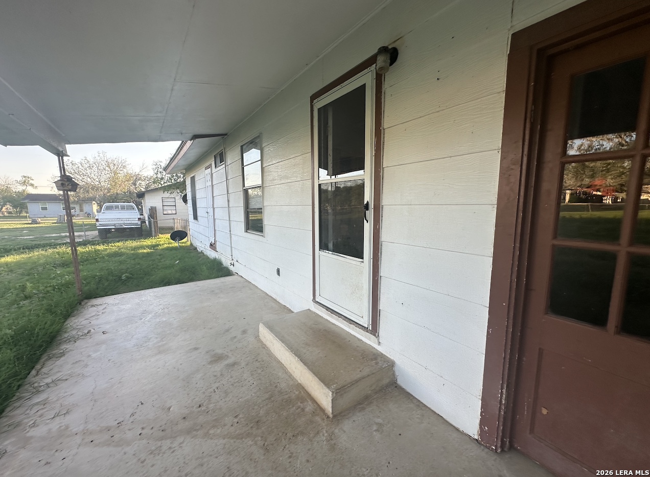 608 E Westmeyer Street Poth TX 78147