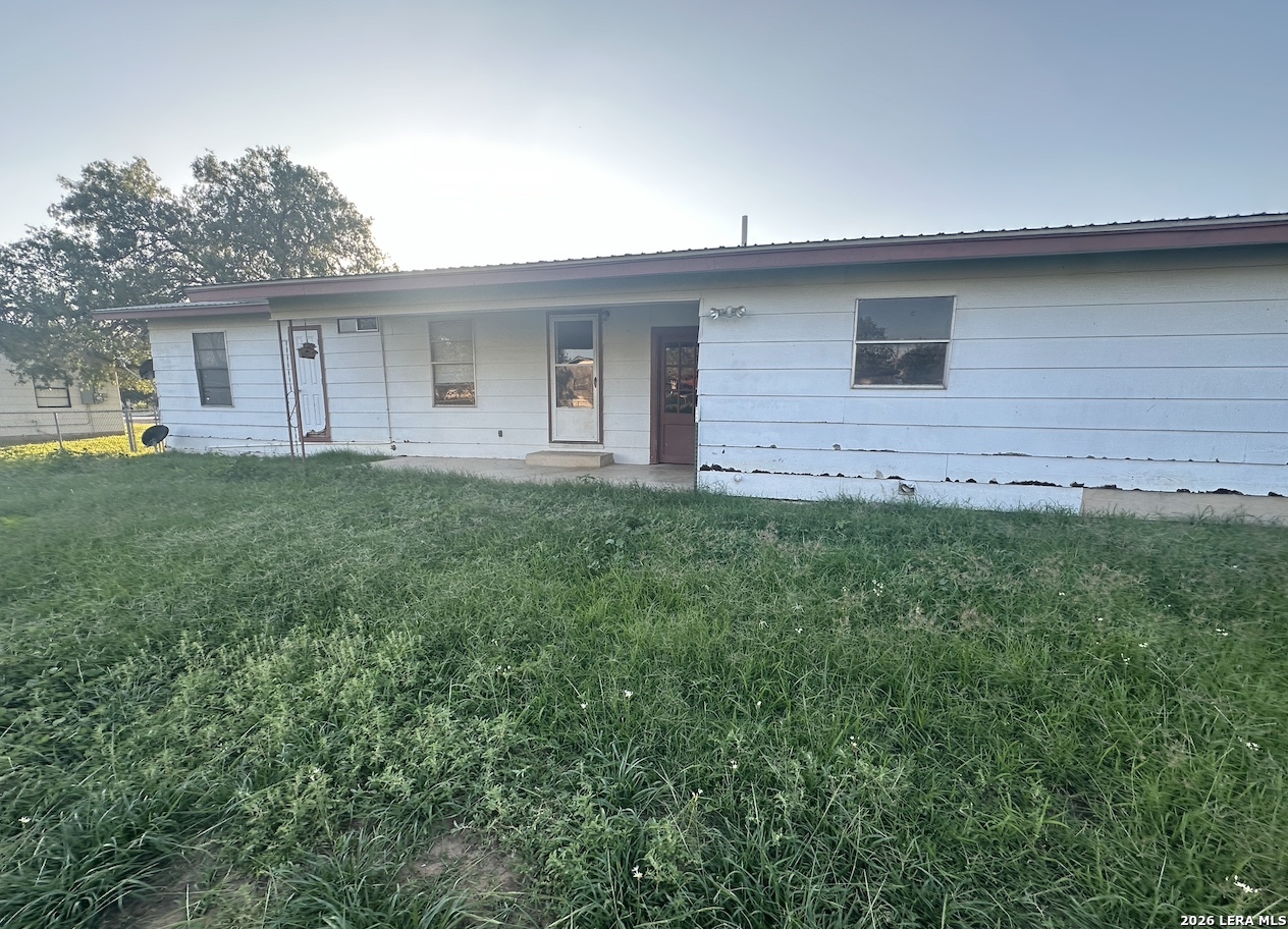 608 E Westmeyer Street Poth TX 78147