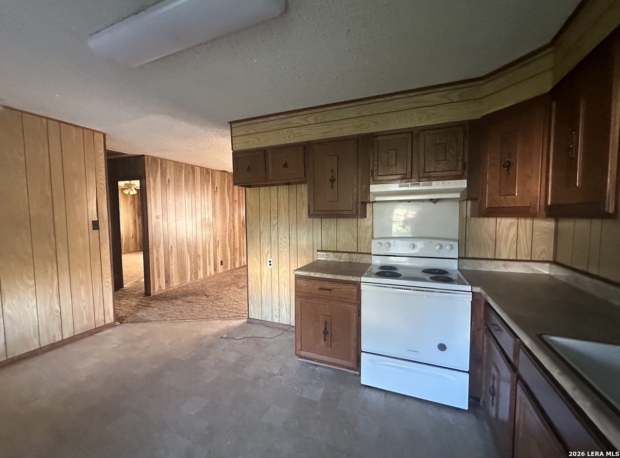 608 E Westmeyer Street Poth TX 78147