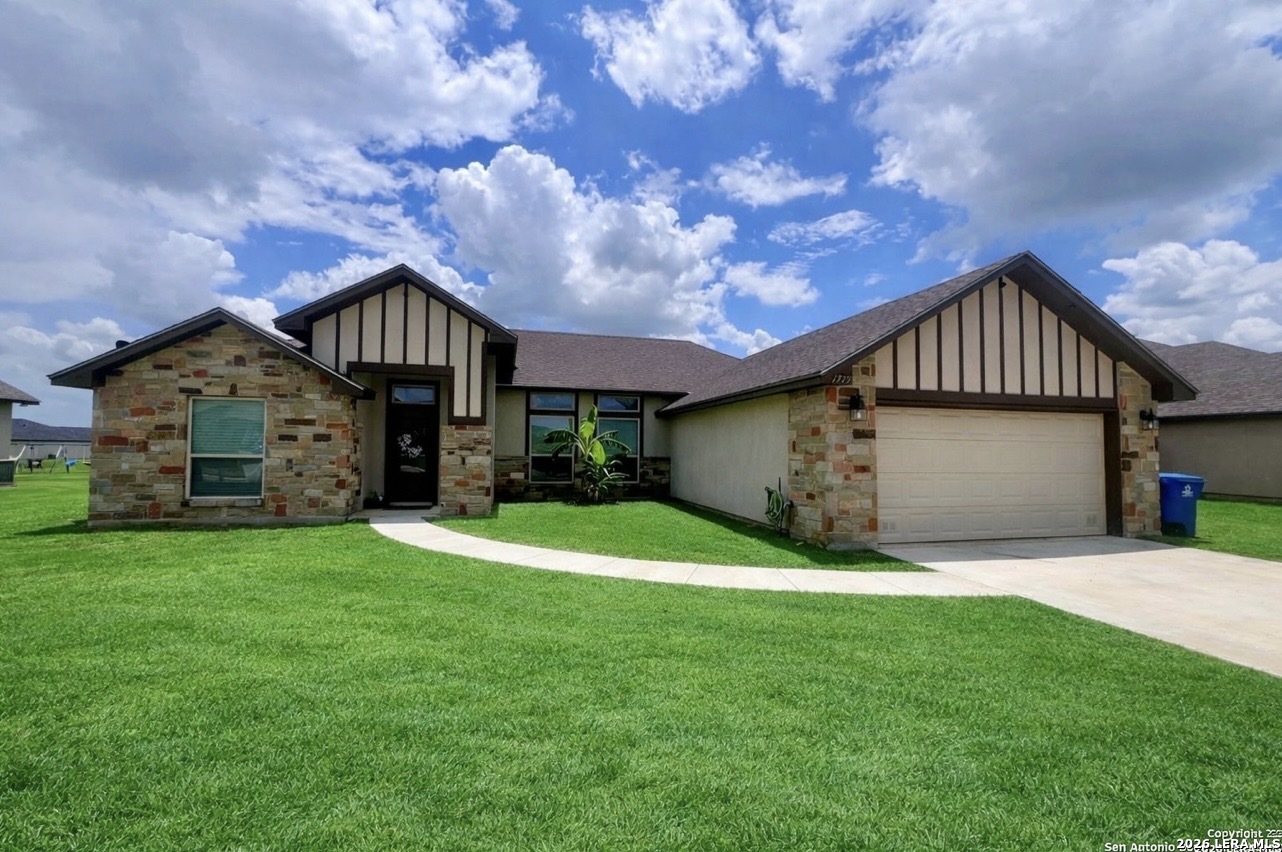 1729 Vista View Drive Pleasanton TX 78064