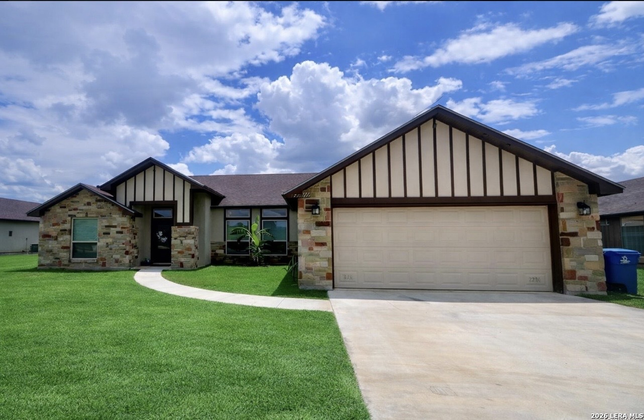 1729 Vista View Drive Pleasanton TX 78064