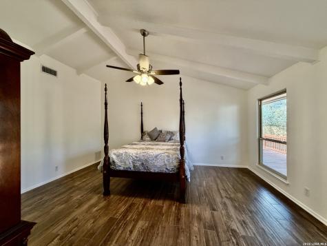 437 Sagecrest Hollywood Park TX 78232