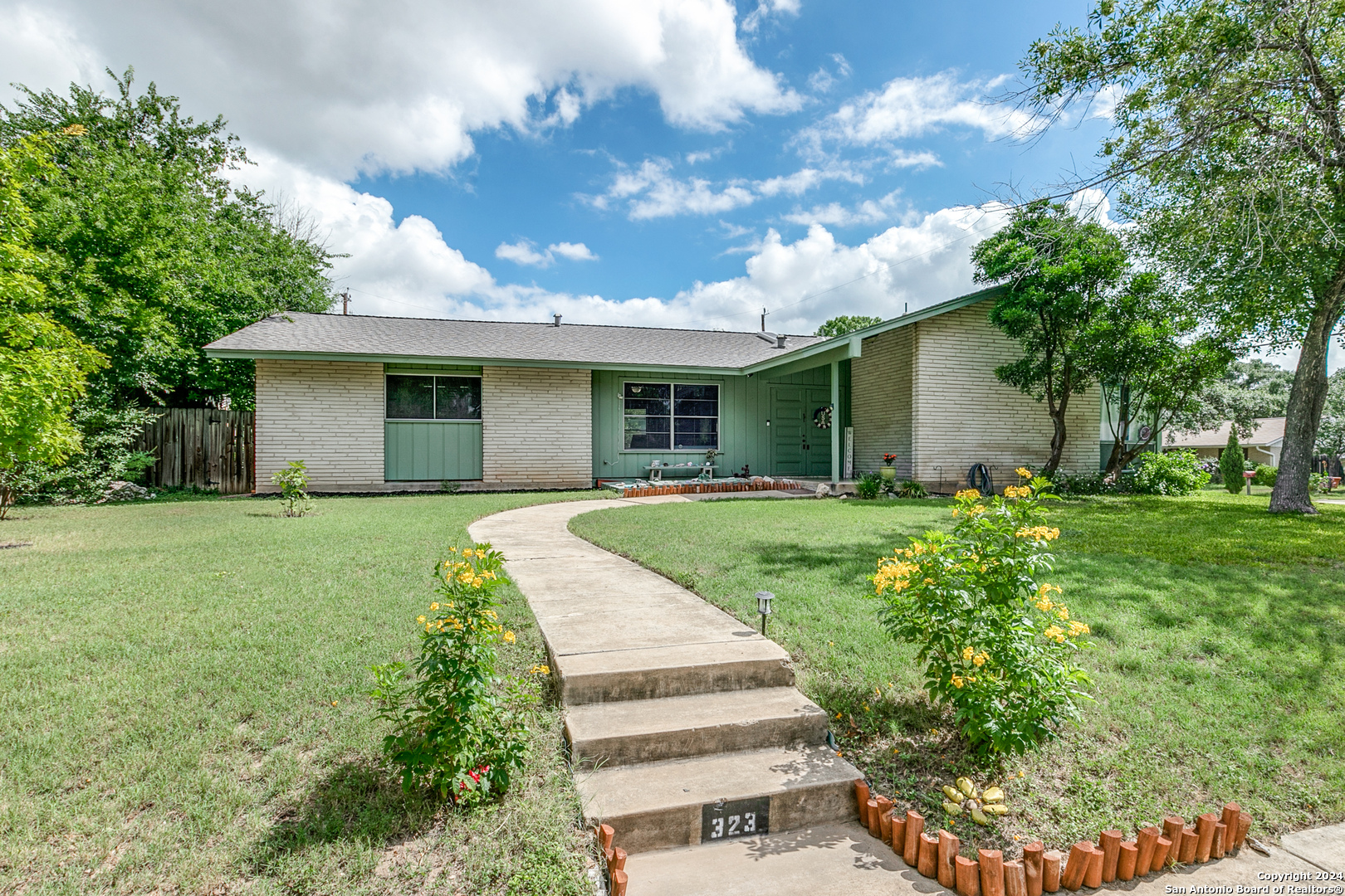 323 Colwyn Pass San Antonio TX 78216