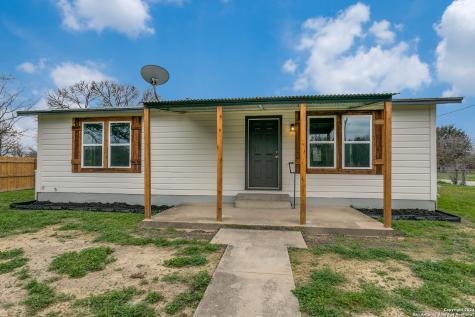 1814 Amelia Street Castroville TX 78009