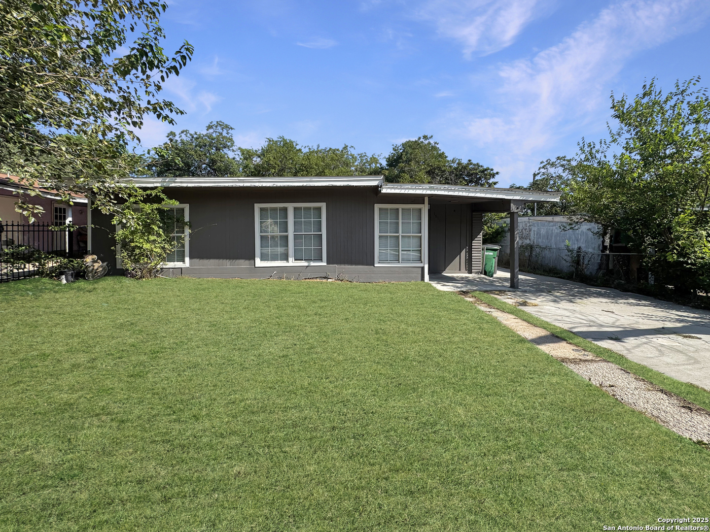 1611 La Manda San Antonio TX 78201