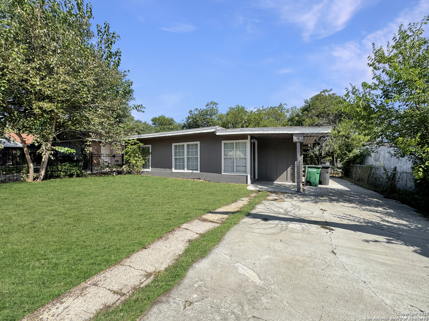 1611 La Manda San Antonio TX 78201