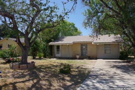 602 Crockett Street Pleasanton TX 78064