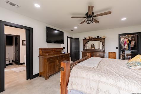 3350 Fm 1104 Kingsbury TX 78638