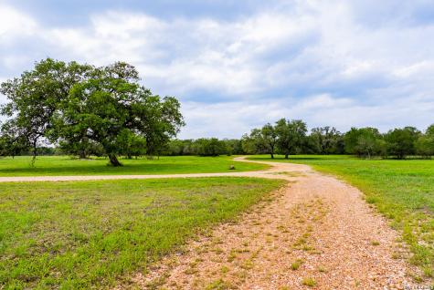 3350 Fm 1104 Kingsbury TX 78638