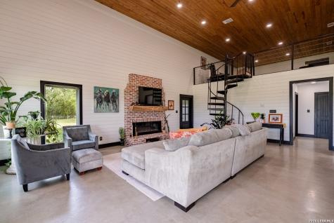 3350 Fm 1104 Kingsbury TX 78638
