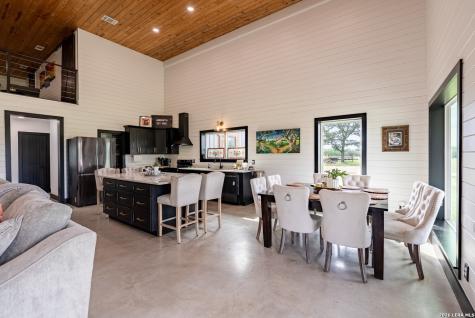 3350 Fm 1104 Kingsbury TX 78638