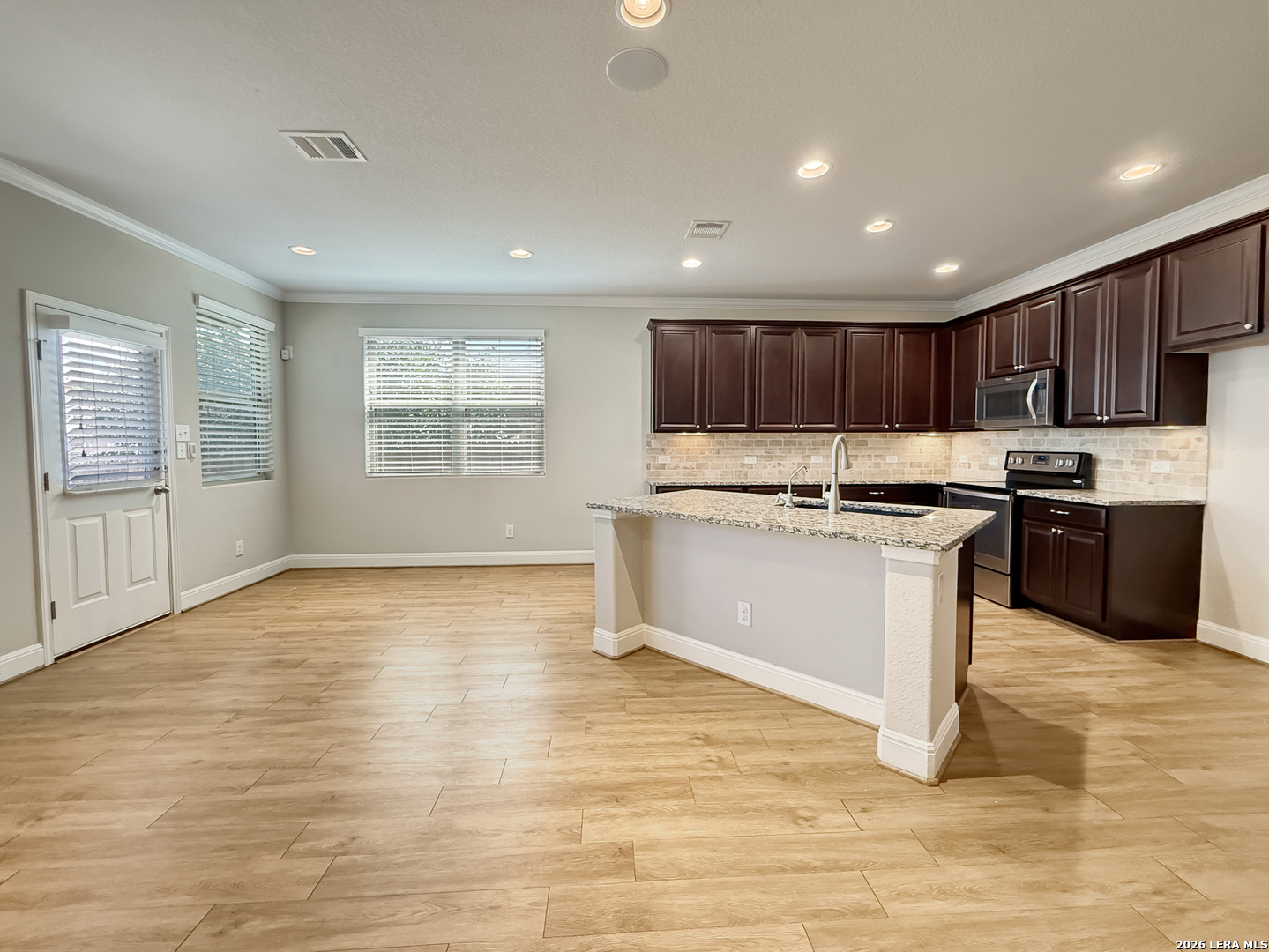 8720 Indian Bluff Converse TX 78109