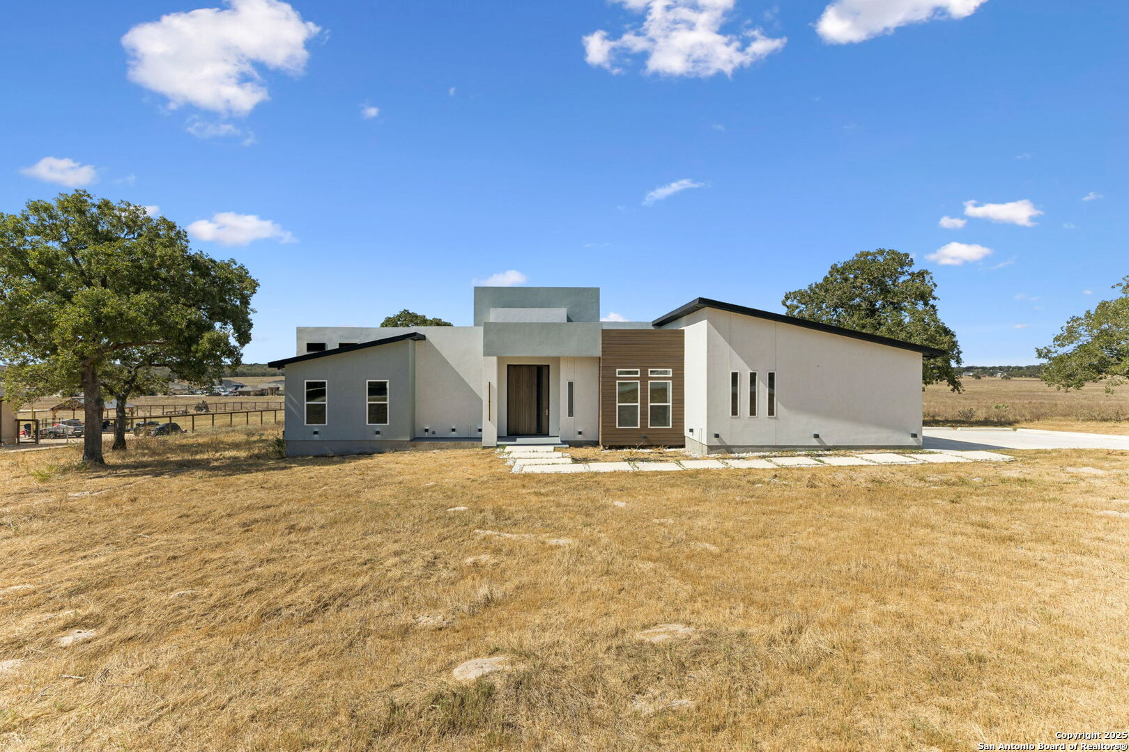 147 Las Palomas La Vernia TX 78121