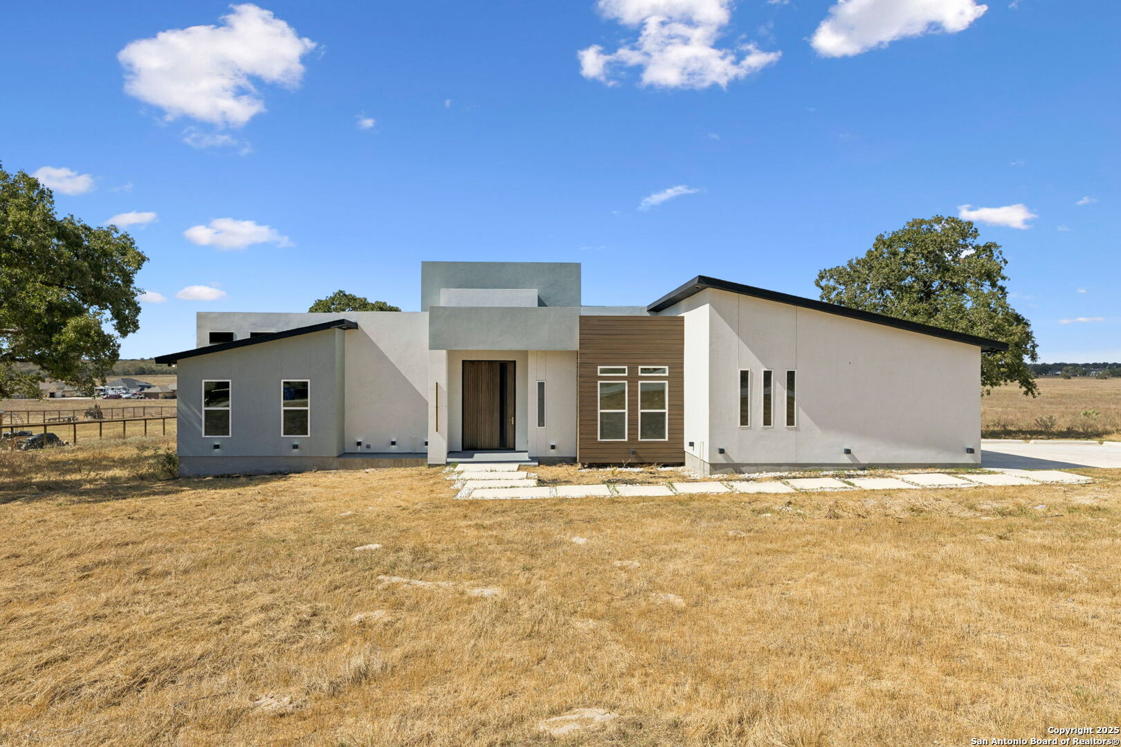 147 Las Palomas La Vernia TX 78121