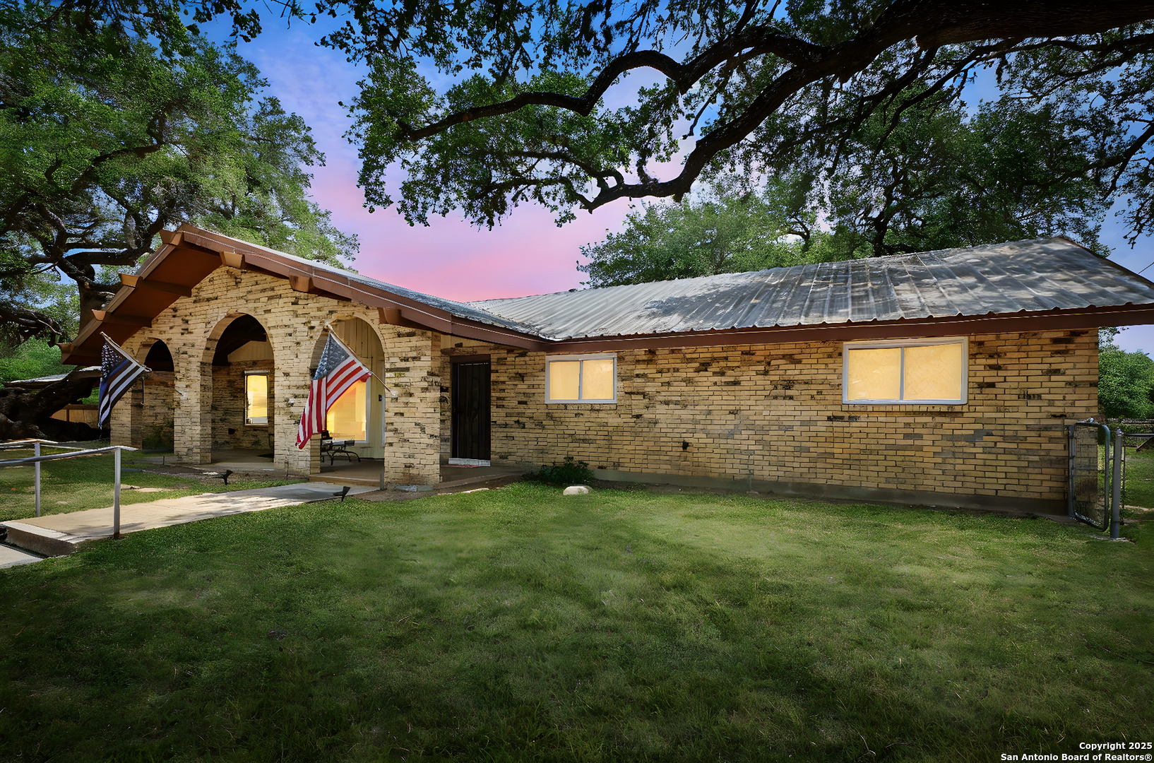 102 Southgate Pleasanton TX 78064