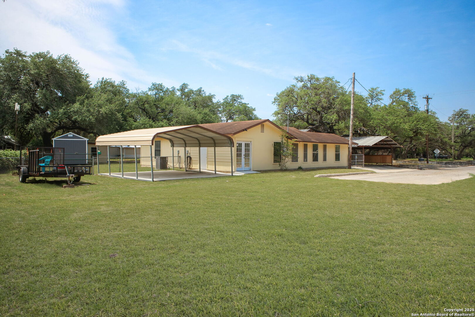 102 Southgate Pleasanton TX 78064