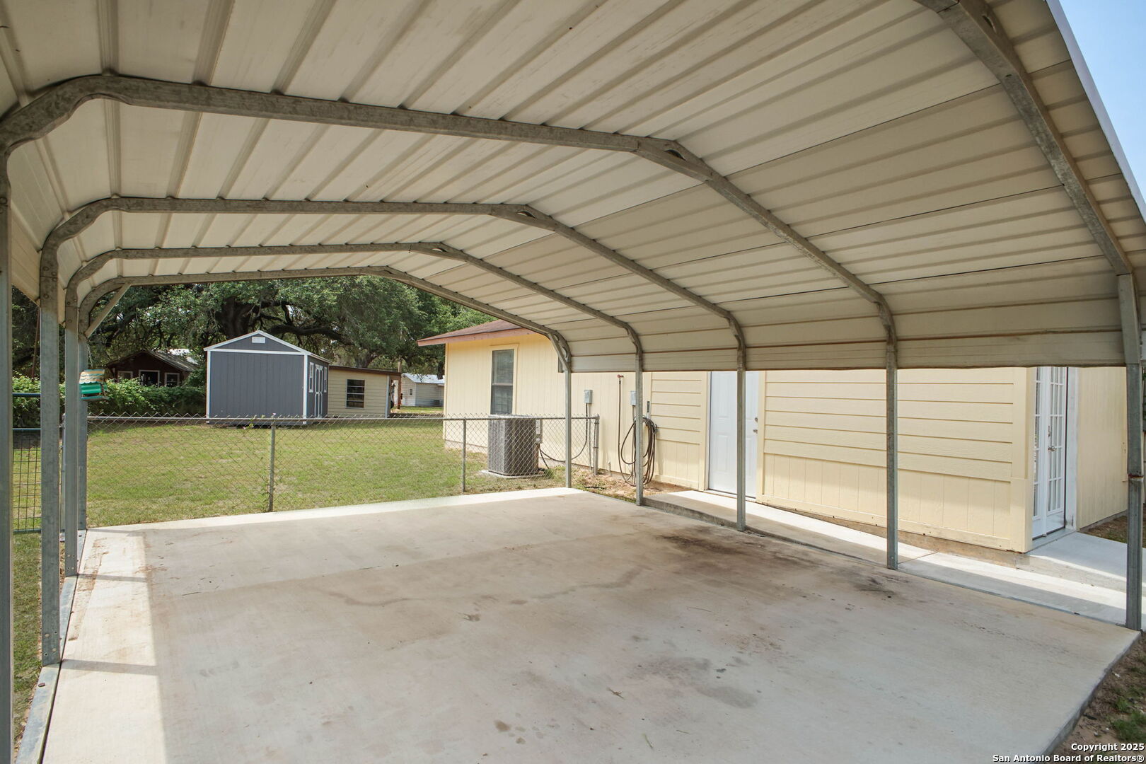 102 Southgate Pleasanton TX 78064