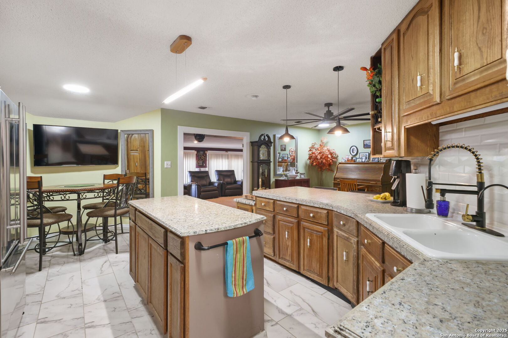 102 Southgate Pleasanton TX 78064
