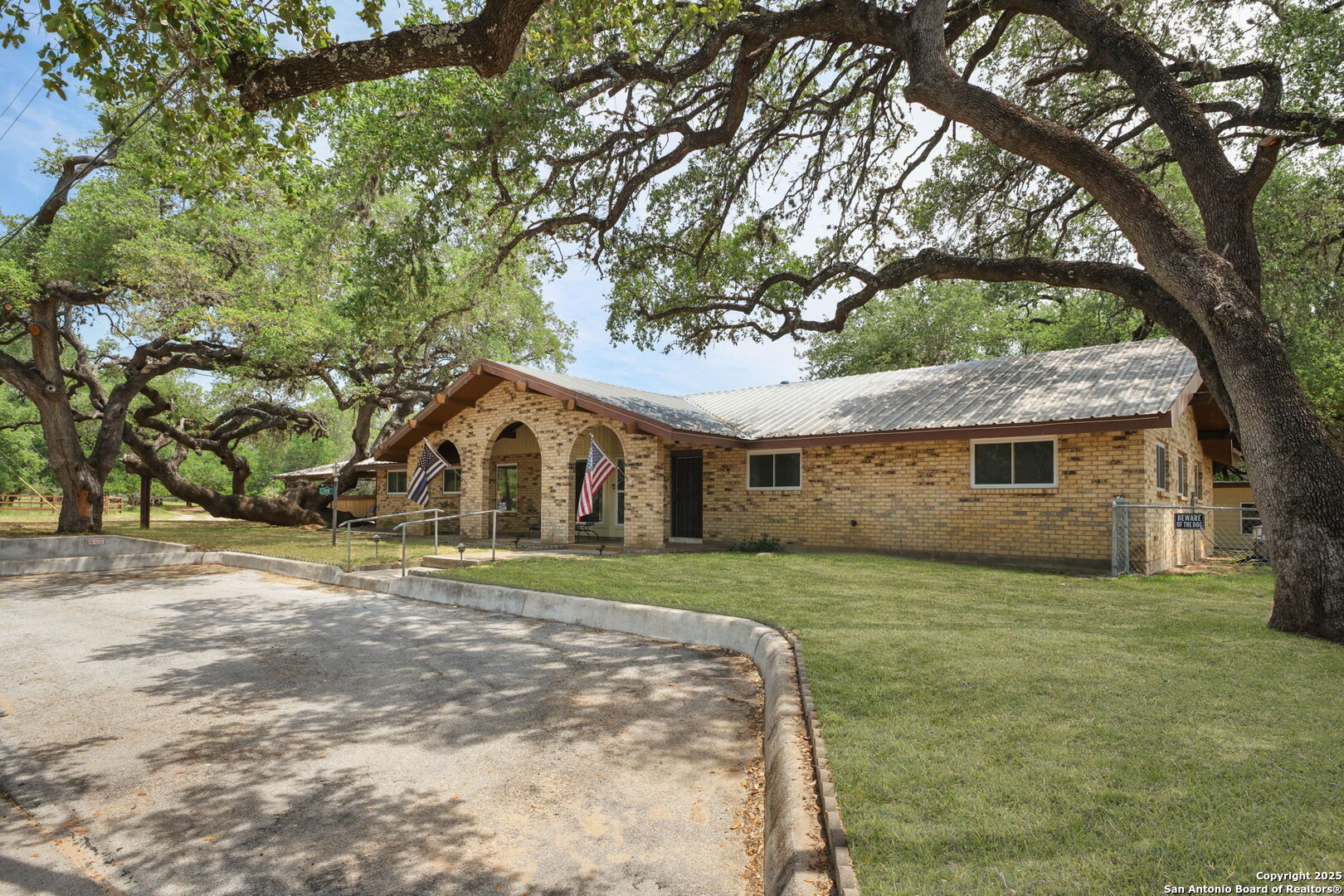 102 Southgate Pleasanton TX 78064