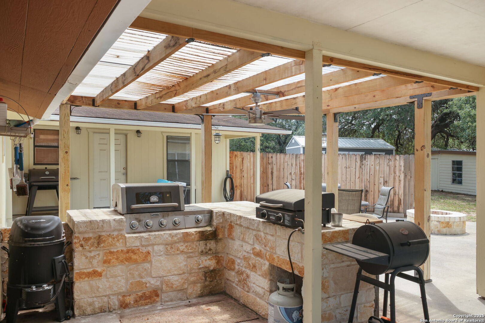 102 Southgate Pleasanton TX 78064