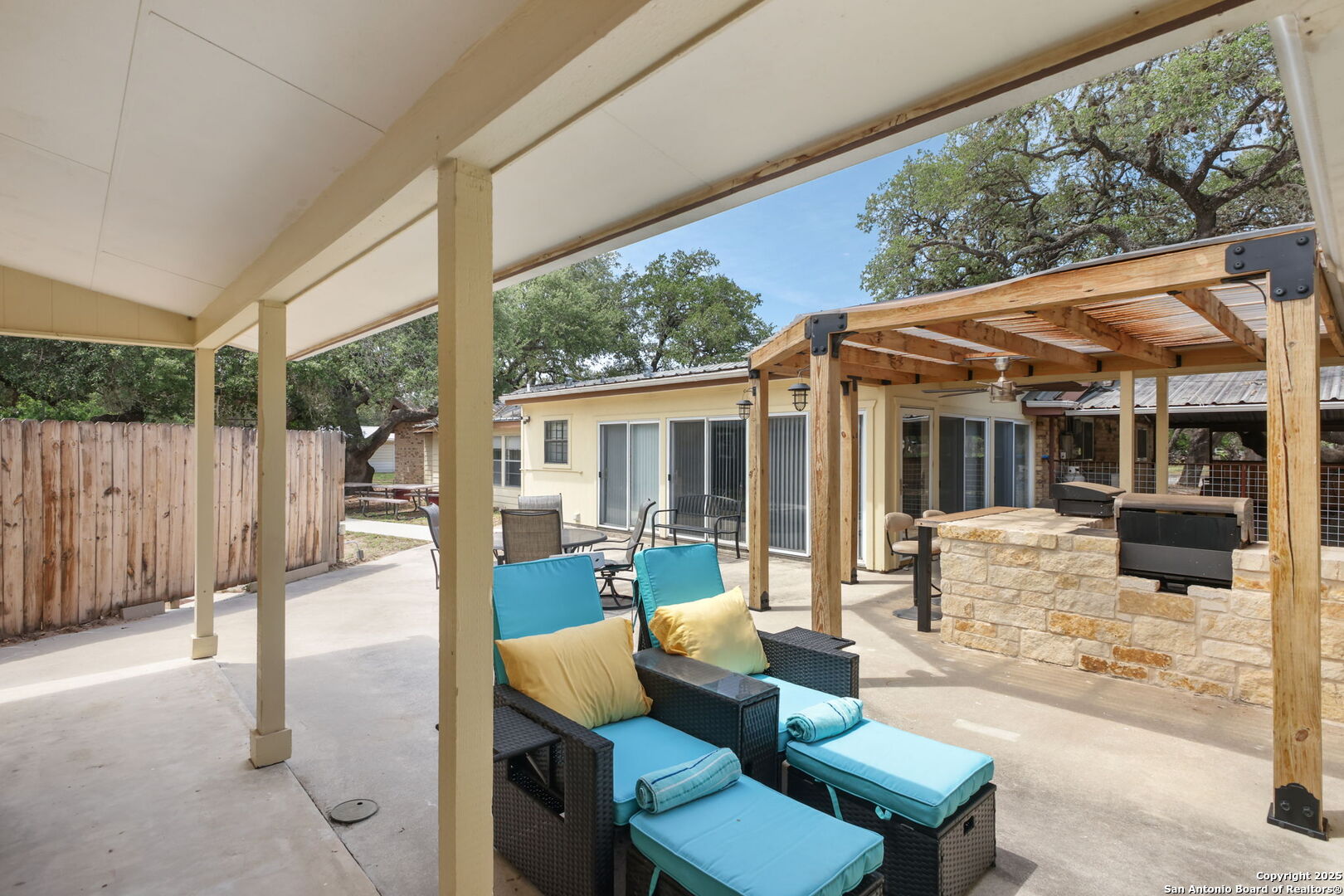 102 Southgate Pleasanton TX 78064