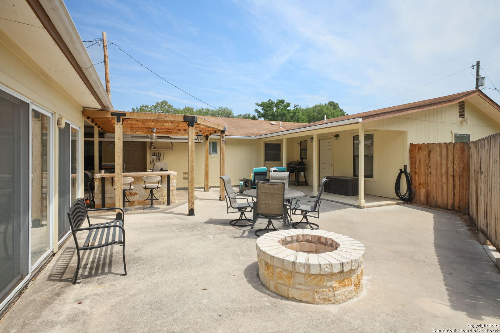 102 Southgate Pleasanton TX 78064