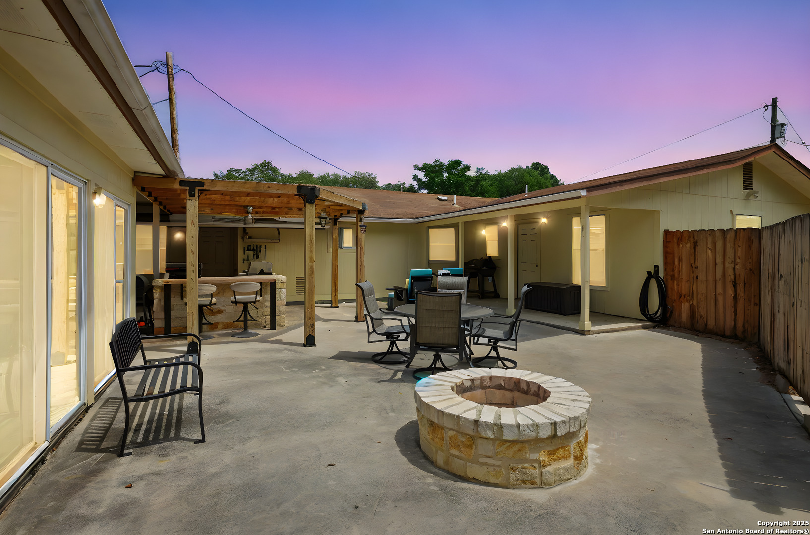 102 Southgate Pleasanton TX 78064