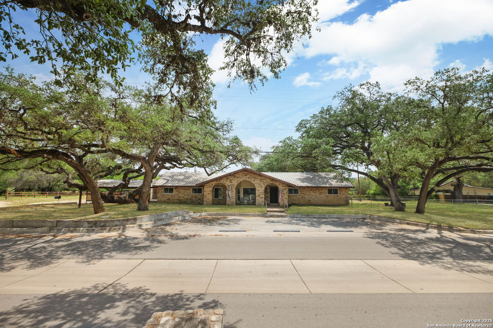 102 Southgate Pleasanton TX 78064