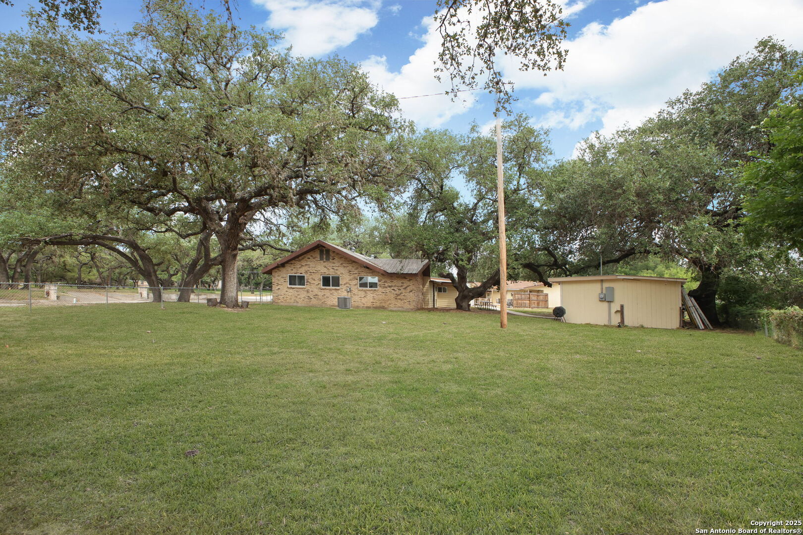 102 Southgate Pleasanton TX 78064