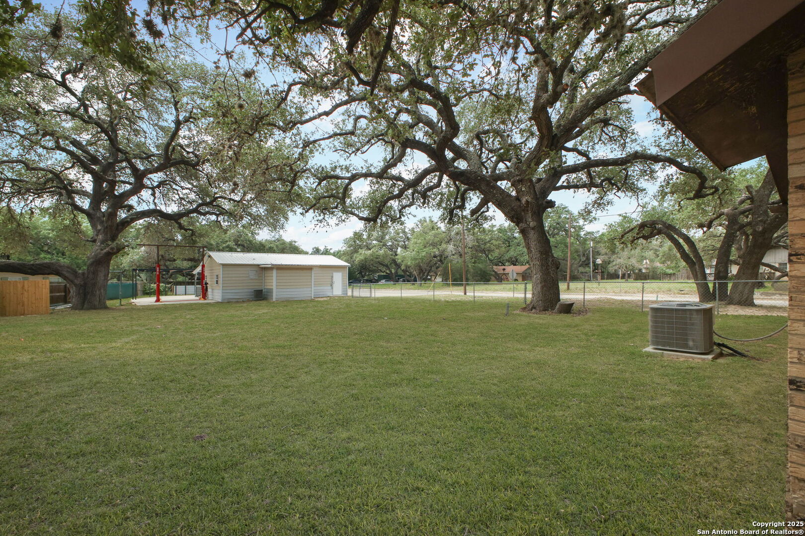 102 Southgate Pleasanton TX 78064