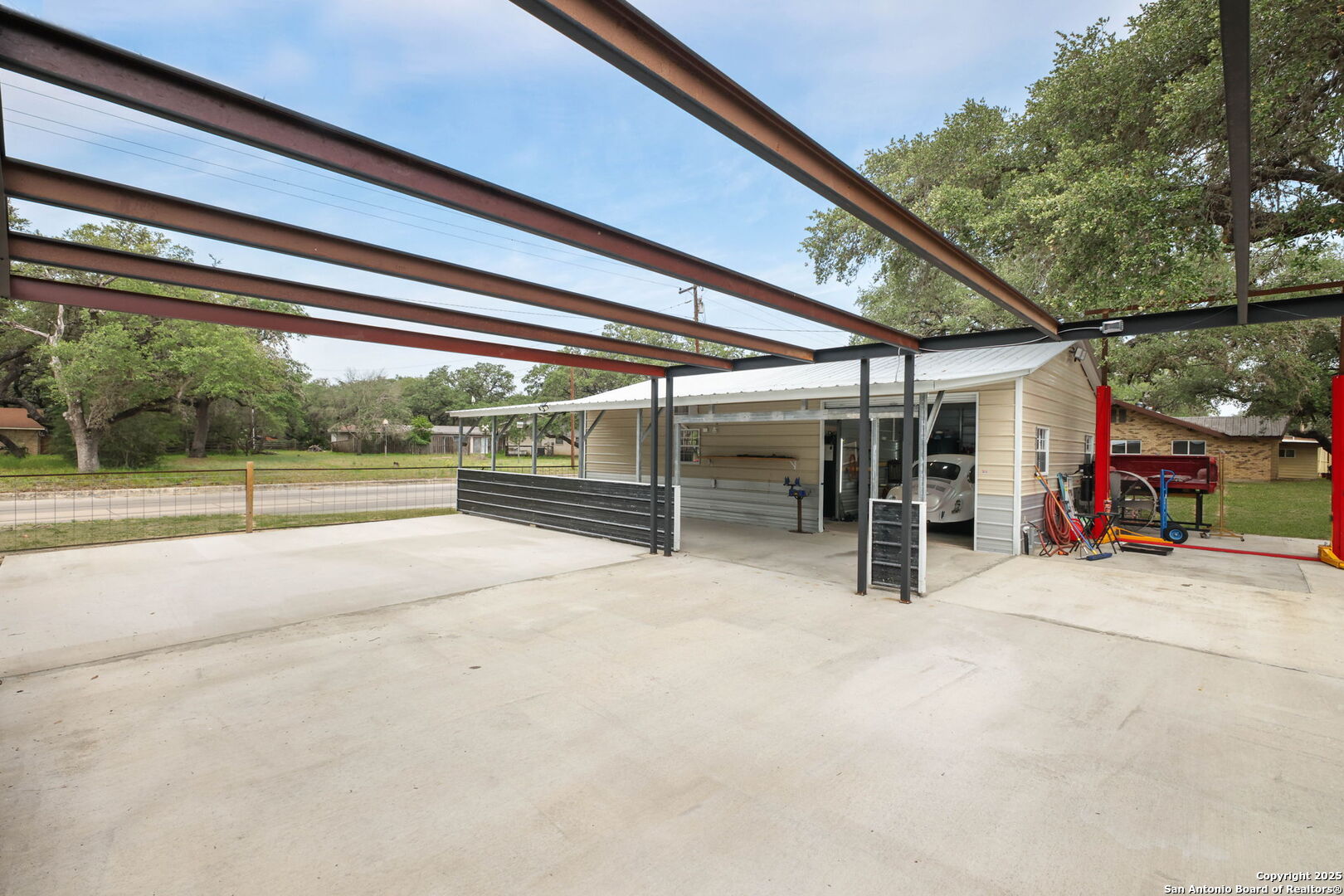 102 Southgate Pleasanton TX 78064