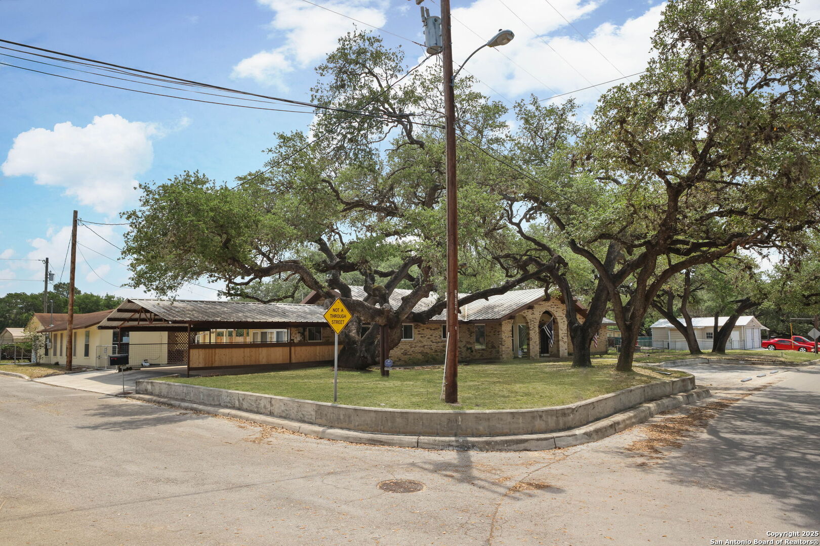 102 Southgate Pleasanton TX 78064