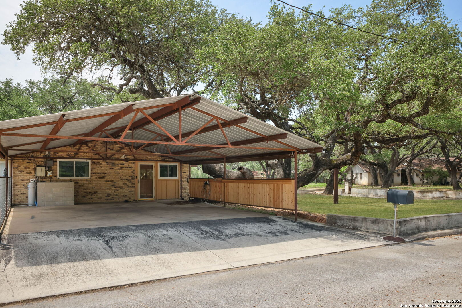 102 Southgate Pleasanton TX 78064