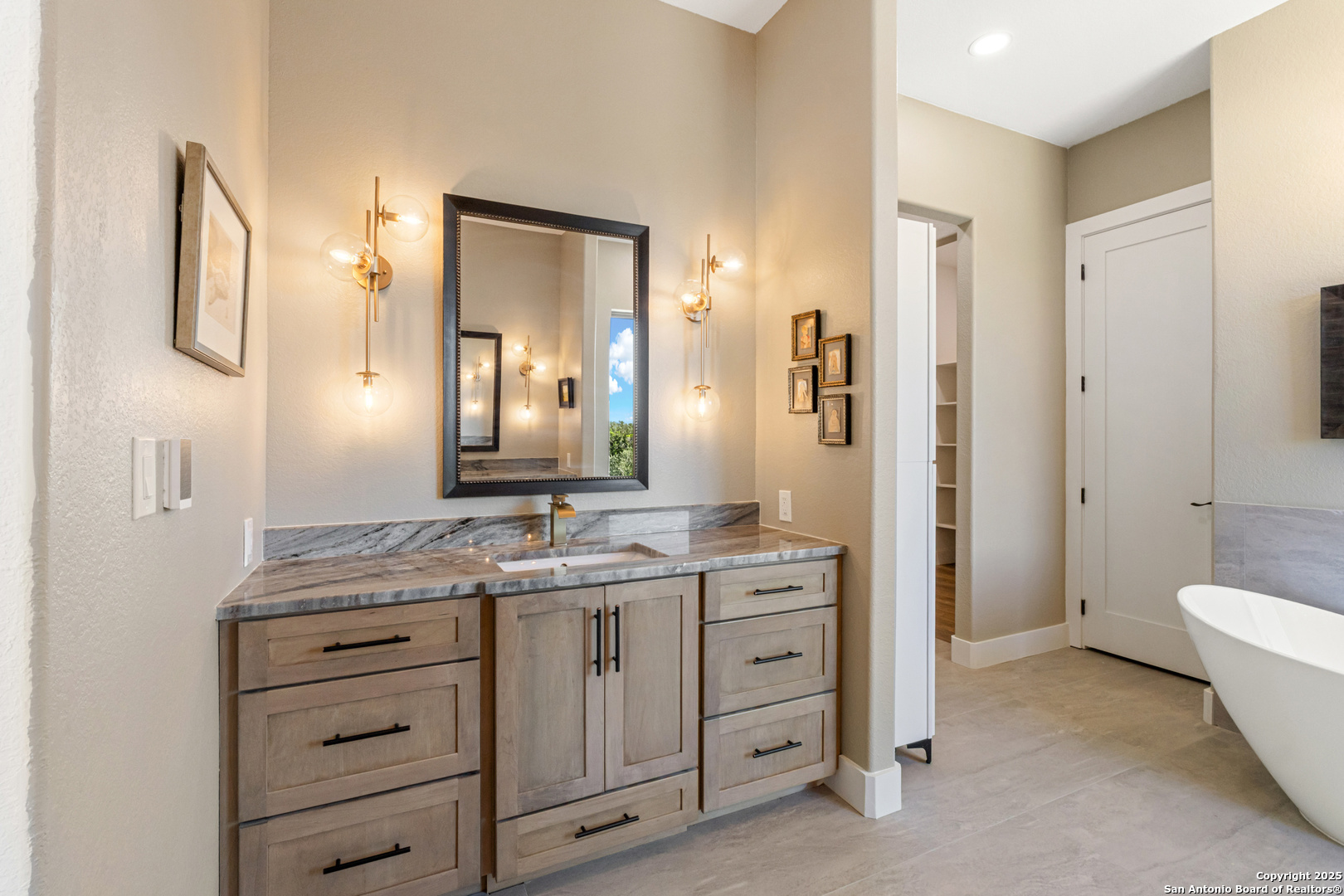 673 Travis Forest Bulverde TX 78163