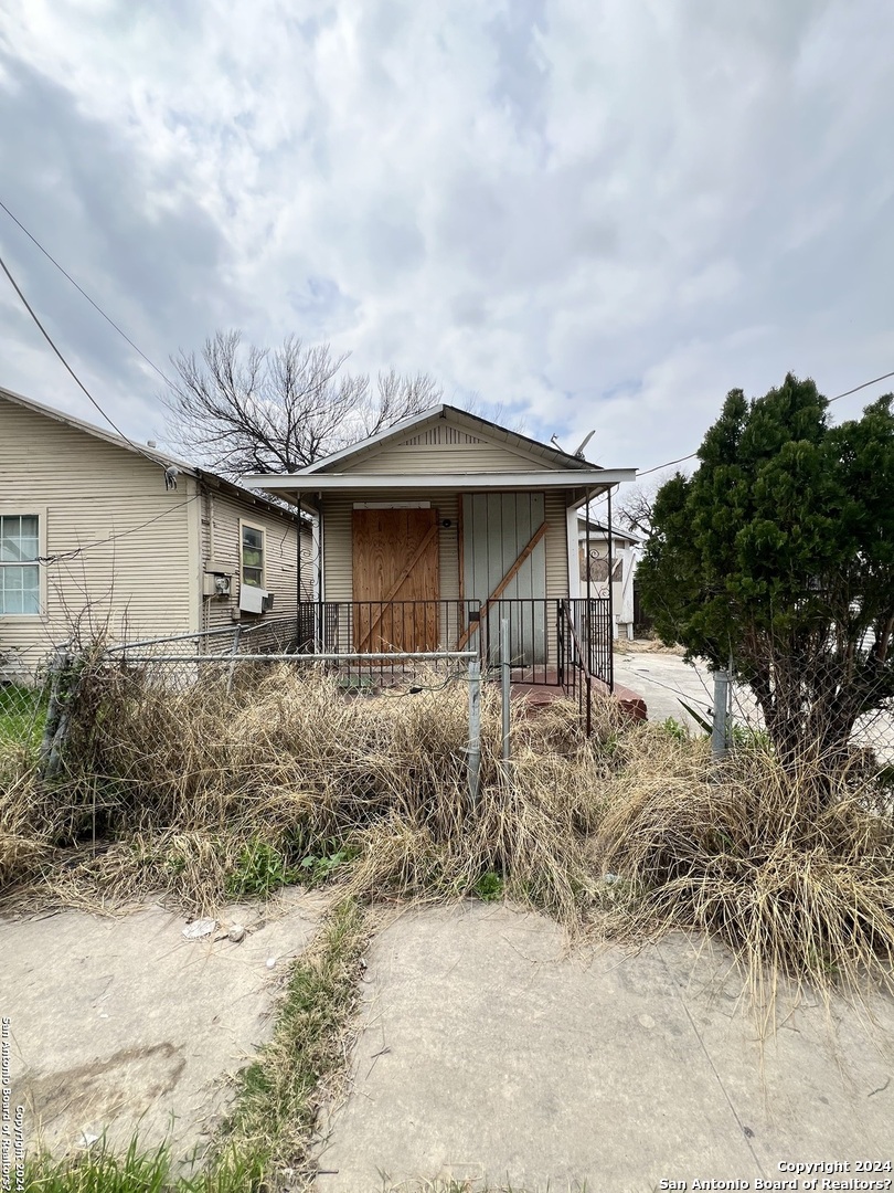 419 N Smith Street San Antonio TX 78207