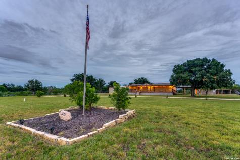 337 Dewey Lane Seguin TX 78155