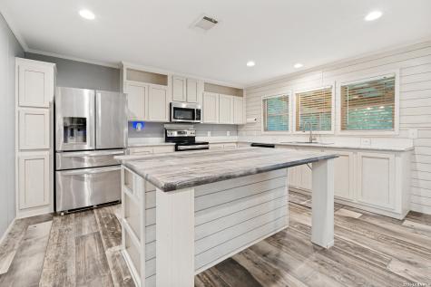 337 Dewey Lane Seguin TX 78155