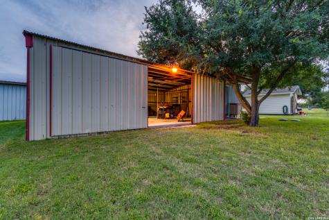 337 Dewey Lane Seguin TX 78155